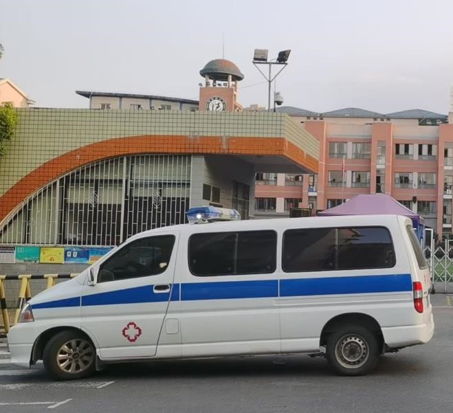 辛集救护车出租护送骨折病人一公里多少钱